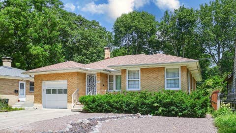 Photo of 804 W White Street, Champaign, IL 61820 (MLS # 12695504)