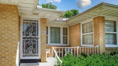 Tiny photo for 804 W White Street, Champaign, IL 61820 (MLS # 12695504)