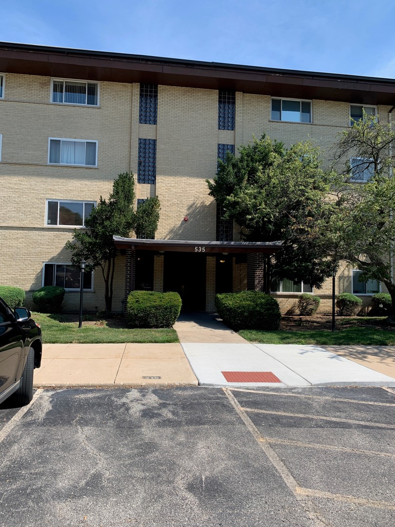 Photo 1 of 14 — 535 S Cleveland Avenue 202, Arlington Heights, IL 60005
