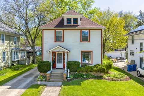 Photo of 427 Grand Avenue, Aurora, IL 60506 (MLS # 12614051)