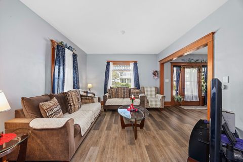 Tiny photo for 427 Grand Avenue, Aurora, IL 60506 (MLS # 12614051)