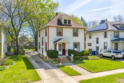Tiny photo for 427 Grand Avenue, Aurora, IL 60506 (MLS # 12614051)