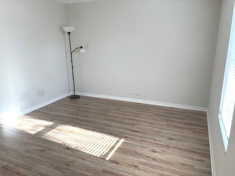 Tiny photo for 5101 Carriageway Drive #201, Rolling Meadows, IL 60008 (MLS # 12599569)