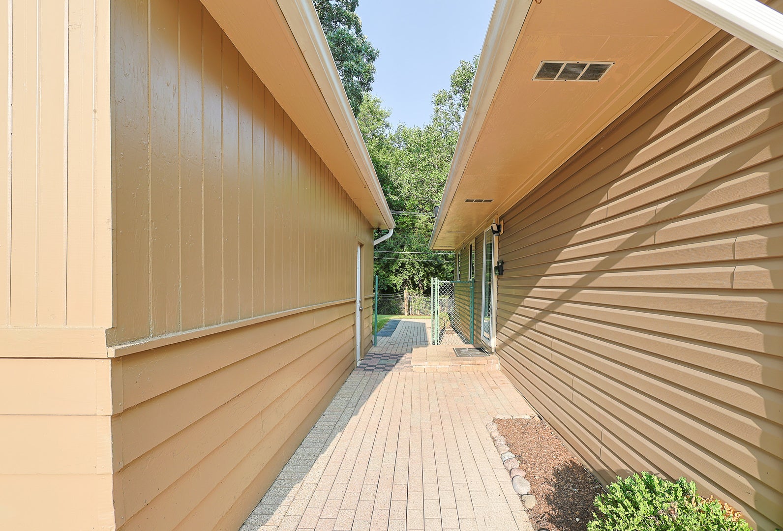 716 Navajo Drive