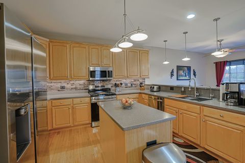 Tiny photo for 1242 Prairie View Parkway, Cary, IL 60013 (MLS # 12506774)