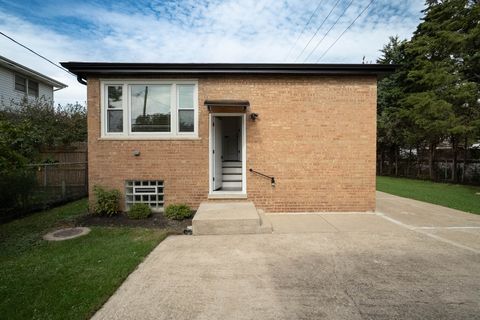 Tiny photo for 2601 W 98th Place, Evergreen Park, IL 60805 (MLS # 12498660)