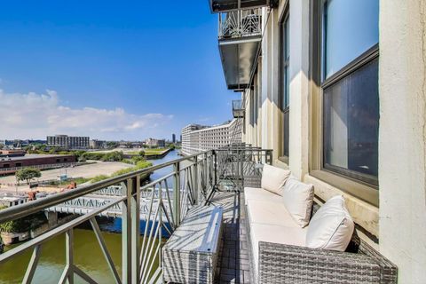 Tiny photo for 758 N LARRABEE Street #509, Chicago, IL 60654 (MLS # 12605059)