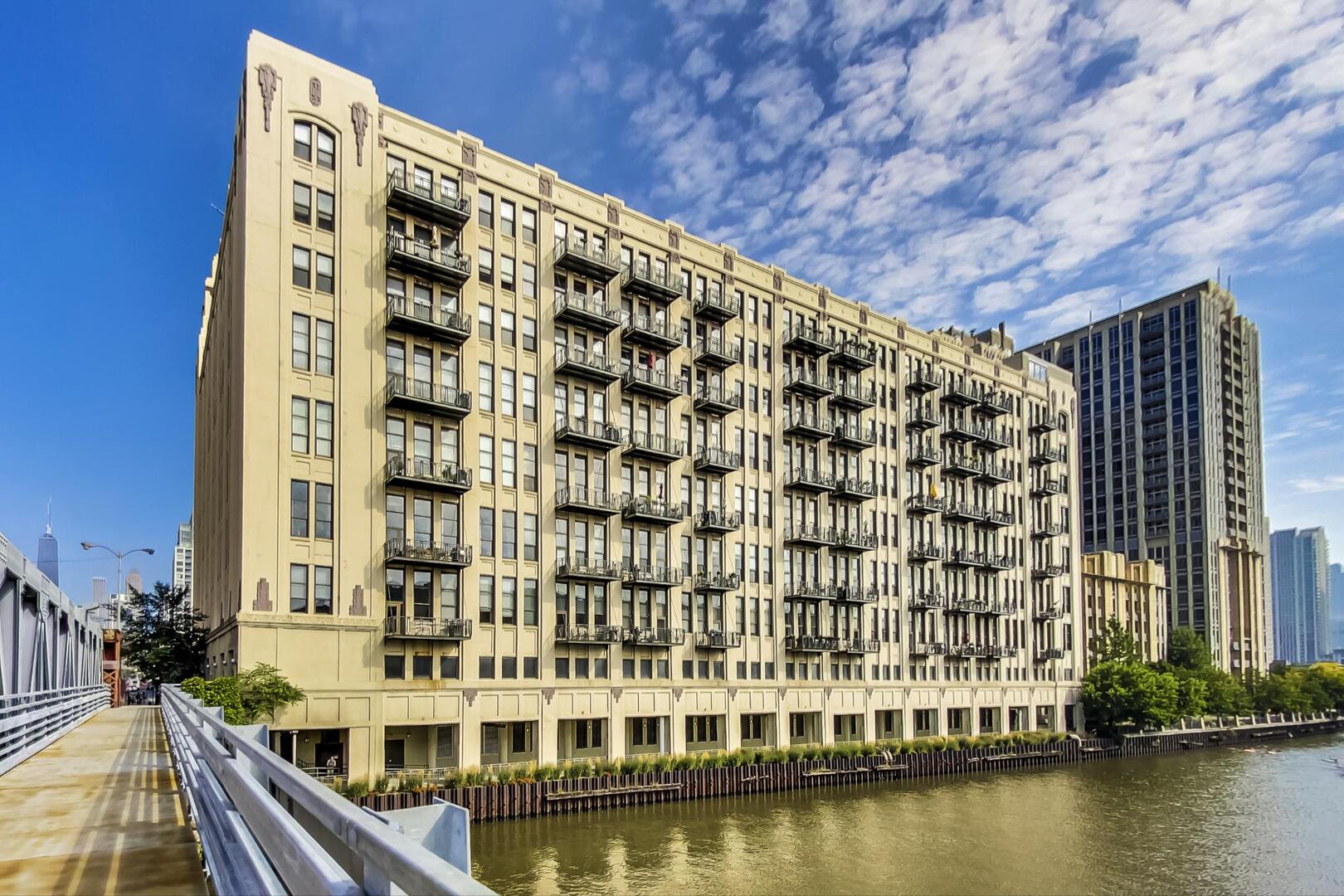 758 N LARRABEE Street 509