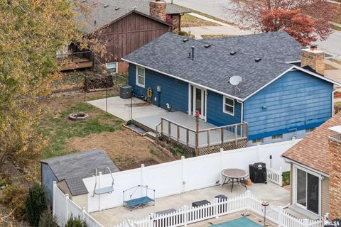 Tiny photo for 4618 FILLMORE Lane, Davenport, IA 52806 (MLS # QC4269321)