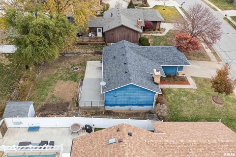 Tiny photo for 4618 FILLMORE Lane, Davenport, IA 52806 (MLS # QC4269321)