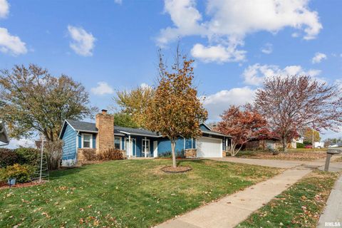 Tiny photo for 4618 FILLMORE Lane, Davenport, IA 52806 (MLS # QC4269321)