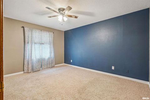 Tiny photo for 4618 FILLMORE Lane, Davenport, IA 52806 (MLS # QC4269321)