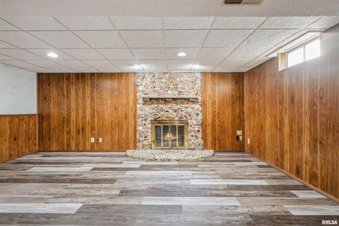 Tiny photo for 4618 FILLMORE Lane, Davenport, IA 52806 (MLS # QC4269321)