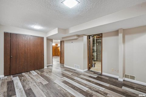 Tiny photo for 4618 FILLMORE Lane, Davenport, IA 52806 (MLS # QC4269321)