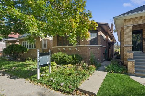 Photo of 5747 N Sacramento Avenue, Chicago, IL 60659 (MLS # 12476280)