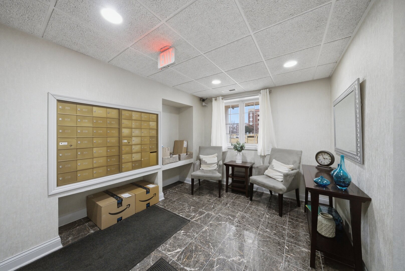 Properties 2 7081 W Touhy Avenue 407