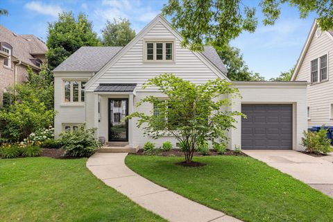 Photo of 3929 Grove Avenue, Western Springs, IL 60558 (MLS # 12685514)