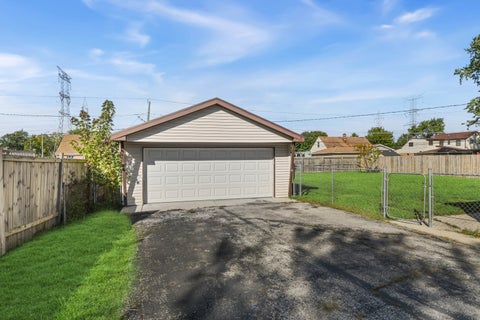 Tiny photo for 8208 S Oak Park Avenue, Burbank, IL 60459 (MLS # 12770779)