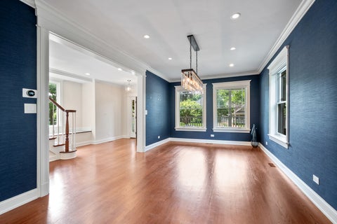Tiny photo for 325 S Crescent Avenue, Park Ridge, IL 60068 (MLS # 12657867)