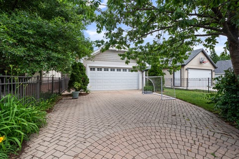 Tiny photo for 325 S Crescent Avenue, Park Ridge, IL 60068 (MLS # 12657867)