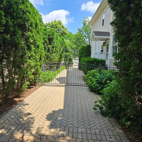 Tiny photo for 325 S Crescent Avenue, Park Ridge, IL 60068 (MLS # 12657867)