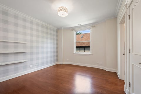 Tiny photo for 325 S Crescent Avenue, Park Ridge, IL 60068 (MLS # 12657867)