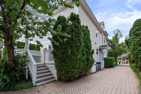 Tiny photo for 325 S Crescent Avenue, Park Ridge, IL 60068 (MLS # 12657867)