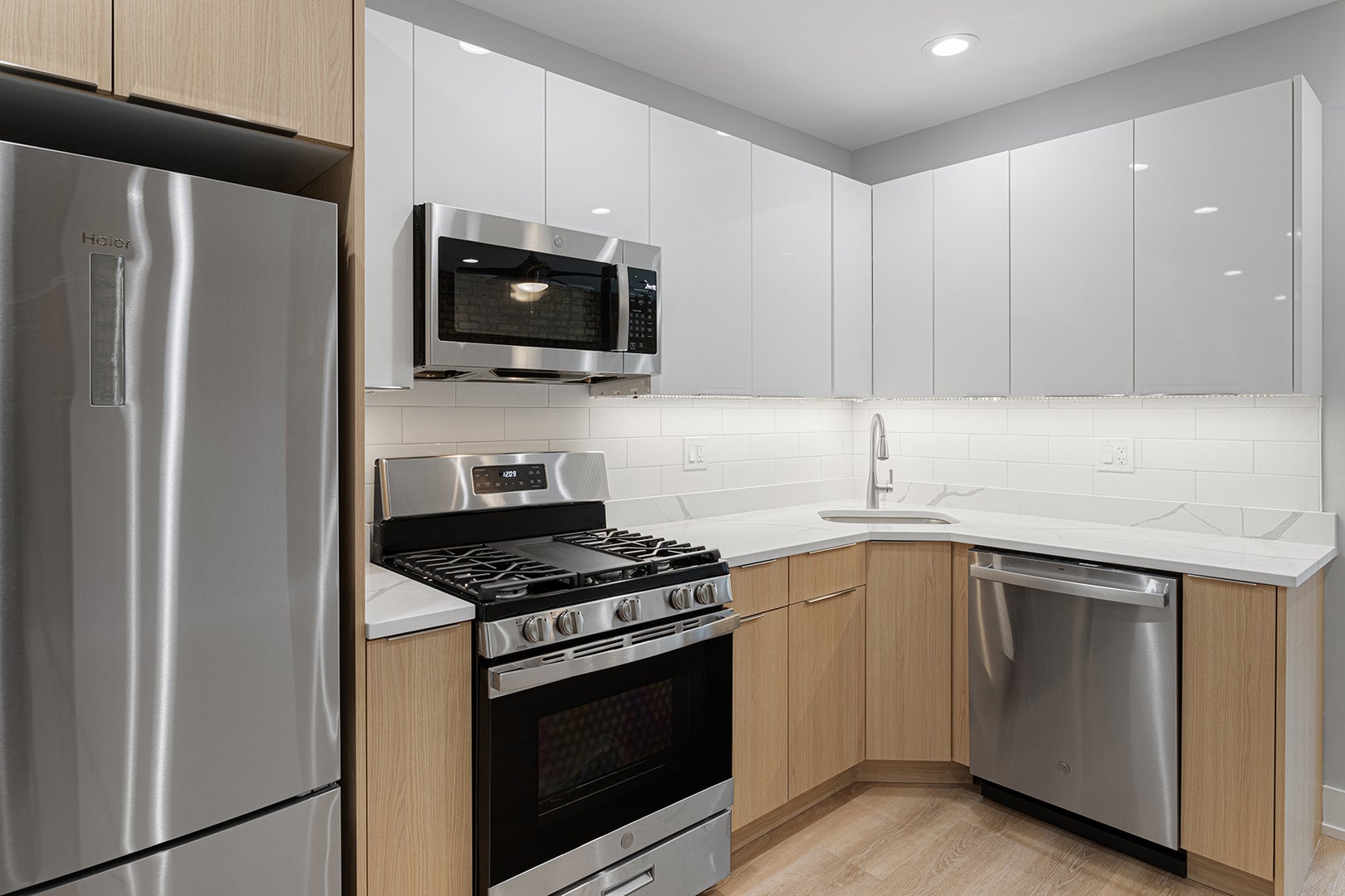 1558 W Juneway Terrace 3M