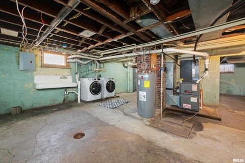 Tiny photo for 602 S 9TH Street, Clinton, IA 52732 (MLS # QC4269891)