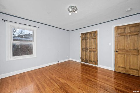 Tiny photo for 602 S 9TH Street, Clinton, IA 52732 (MLS # QC4269891)