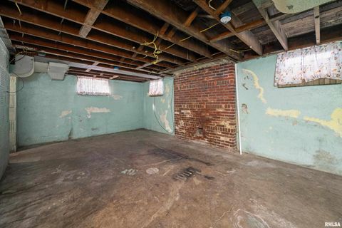 Tiny photo for 602 S 9TH Street, Clinton, IA 52732 (MLS # QC4269891)