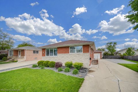 Photo of 29 W. 31st. Place, Steger, IL 60475 (MLS # 12638455)