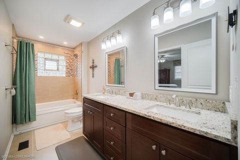 Tiny photo for 29 W. 31st. Place, Steger, IL 60475 (MLS # 12638455)