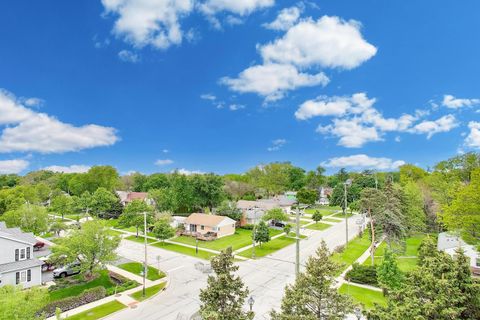 Tiny photo for 33 N Main Street #5B, Lombard, IL 60148 (MLS # 12649299)