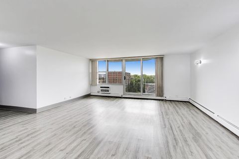 Tiny photo for 33 N Main Street #5B, Lombard, IL 60148 (MLS # 12649299)