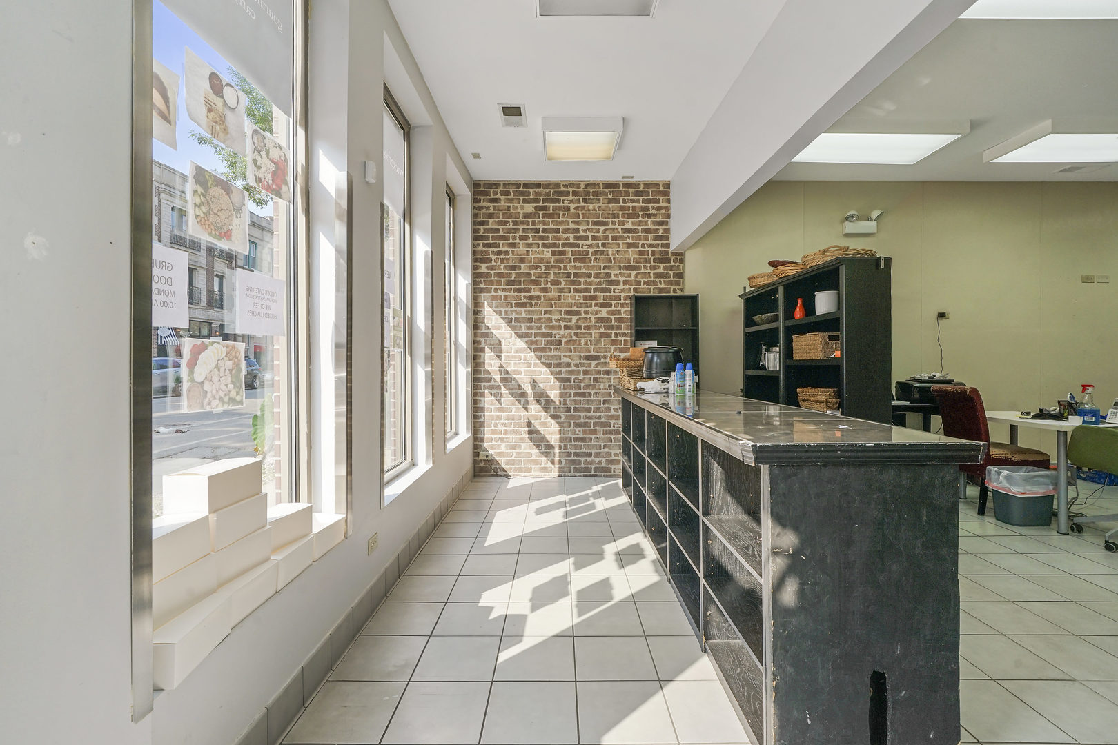 907 N DAMEN Avenue 101