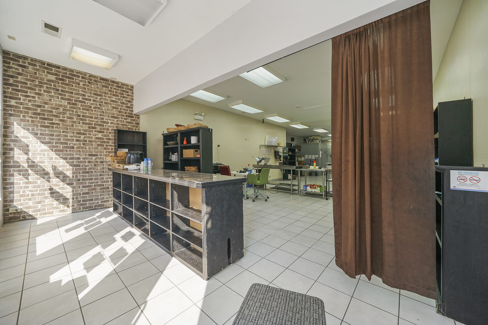 907 N DAMEN Avenue 101