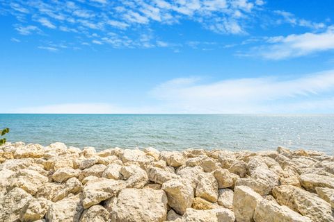 Tiny photo for 6171 N Sheridan Road #1804, Chicago, IL 60660 (MLS # 12517383)