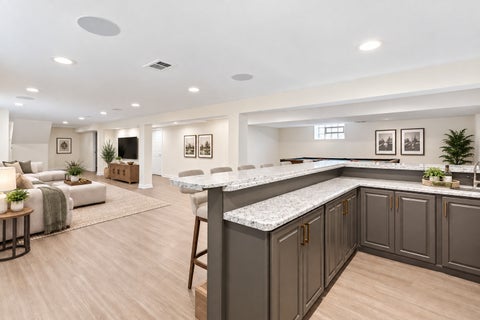 Tiny photo for 9100 S Ridgeway Avenue, Evergreen Park, IL 60805 (MLS # 12786001)