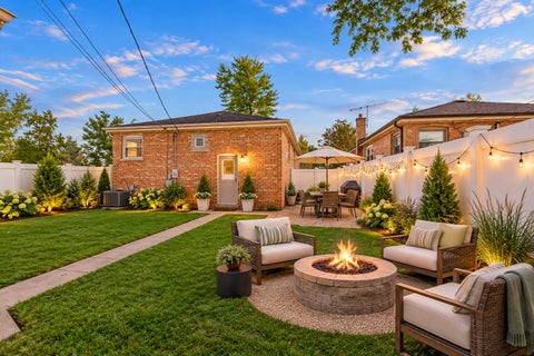 Tiny photo for 9100 S Ridgeway Avenue, Evergreen Park, IL 60805 (MLS # 12786001)