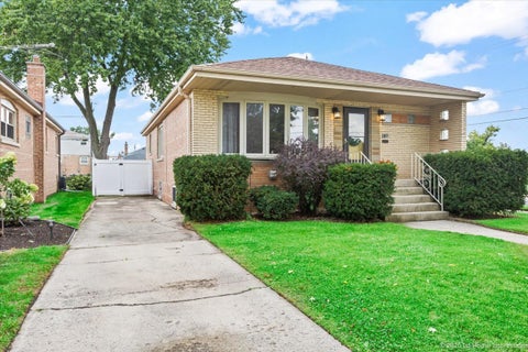 Tiny photo for 9100 S Ridgeway Avenue, Evergreen Park, IL 60805 (MLS # 12786001)