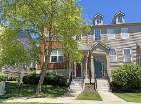 Townhouse in Grayslake IL 84 Village Station Lane.jpg