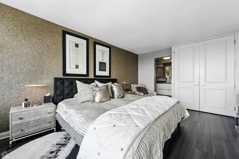 Tiny photo for 5733 N SHERIDAN Road #28D, Chicago, IL 60660 (MLS # 12458965)