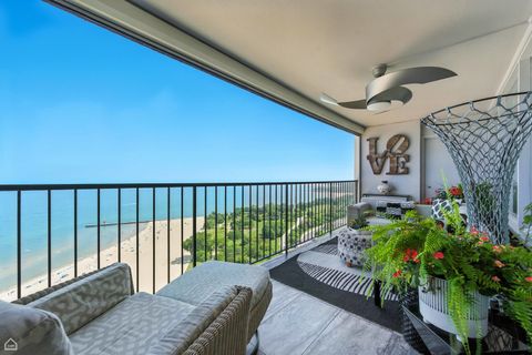 Tiny photo for 5733 N SHERIDAN Road #28D, Chicago, IL 60660 (MLS # 12458965)