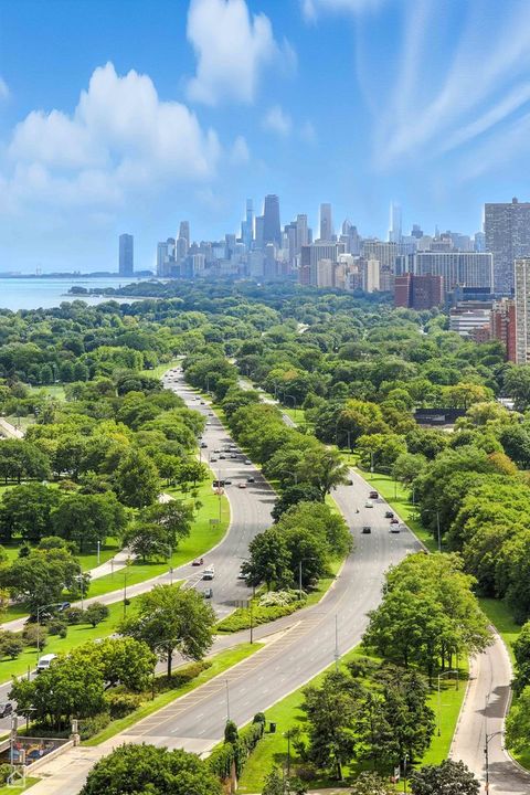 Tiny photo for 5733 N SHERIDAN Road #28D, Chicago, IL 60660 (MLS # 12458965)