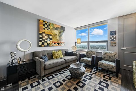 Tiny photo for 5733 N SHERIDAN Road #28D, Chicago, IL 60660 (MLS # 12458965)