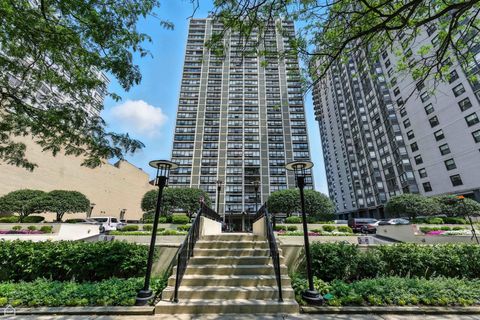 Photo of 5733 N SHERIDAN Road #28D, Chicago, IL 60660 (MLS # 12458965)