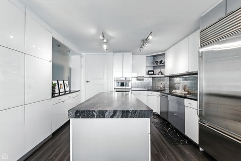 Tiny photo for 5733 N SHERIDAN Road #28D, Chicago, IL 60660 (MLS # 12458965)