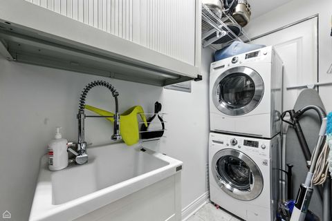 Tiny photo for 5733 N SHERIDAN Road #28D, Chicago, IL 60660 (MLS # 12458965)