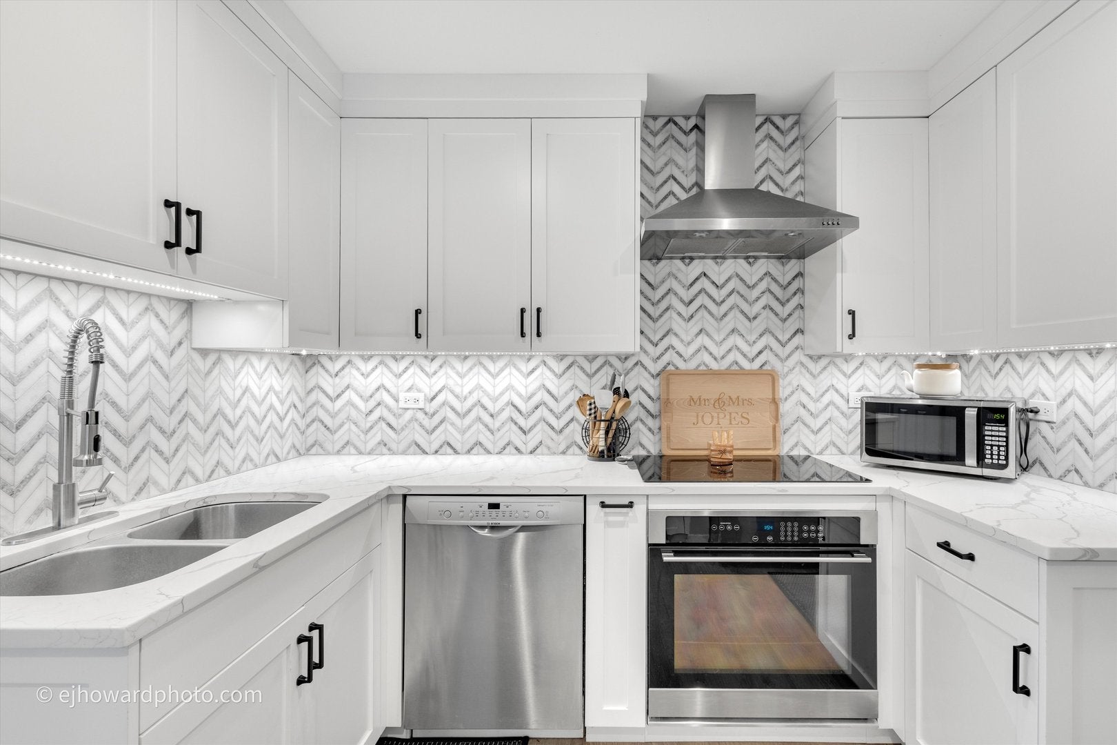 2S758 Timber Drive